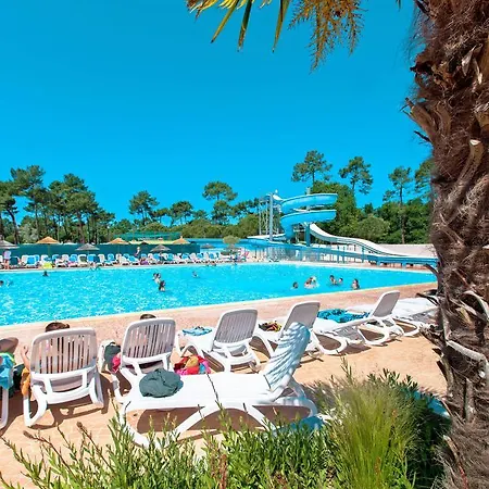 Anlage Mit Pool La Palmyre - 411s